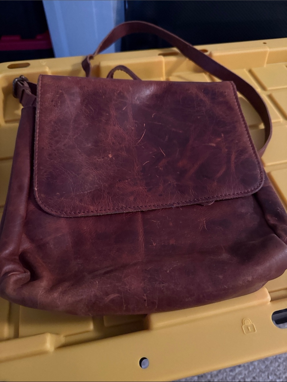 Women’s Leather Crossbody Bag in Dark